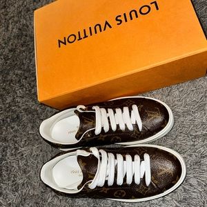 Louis Vuitton Time out Monogram sneakers